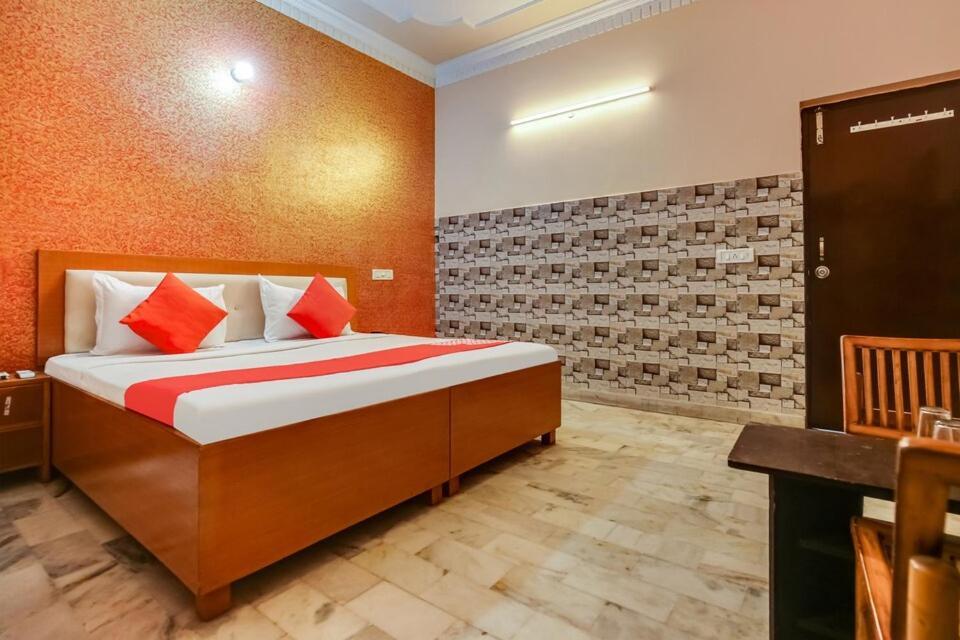 Hotel Aashirwad Chandīgarh 외부 사진